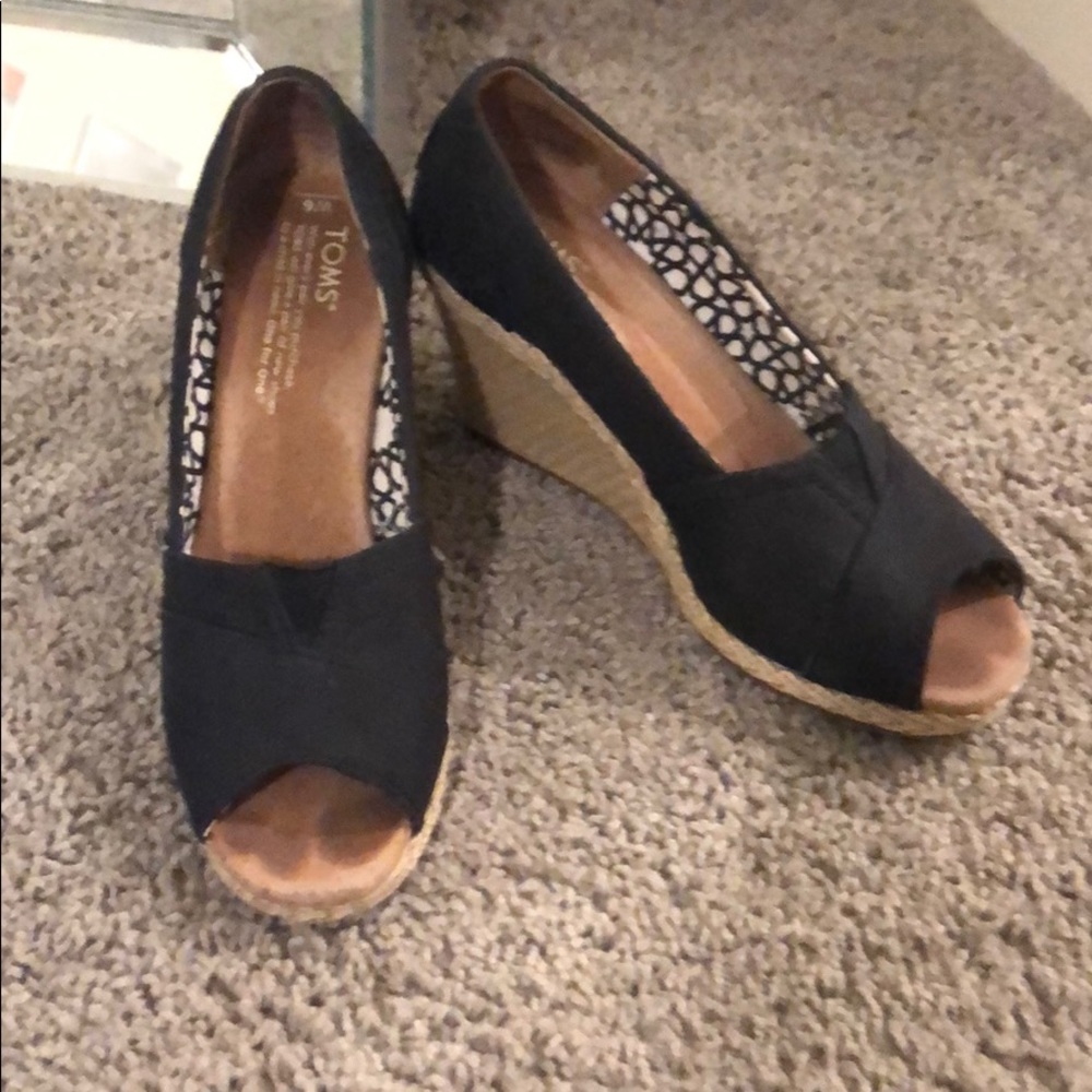 Toms wedges size 6